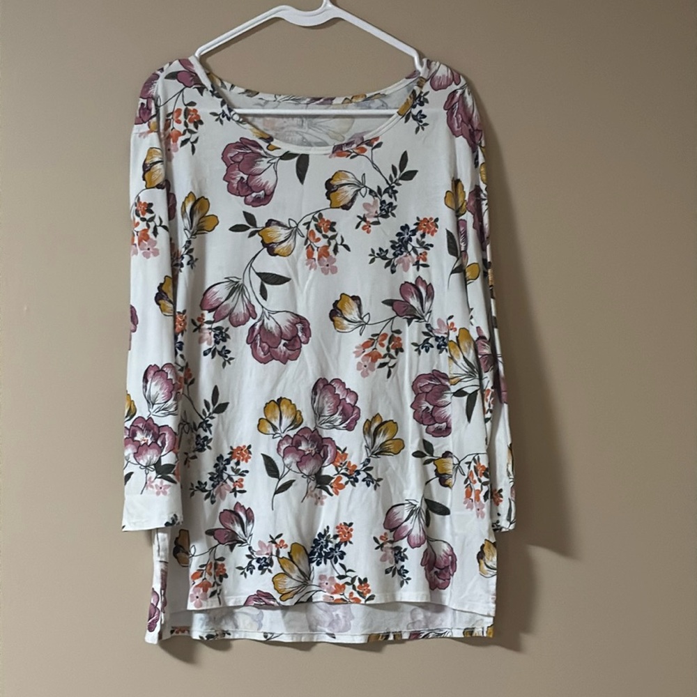 Terra & Sky 14W Floral Long Sleeve Tunic Top